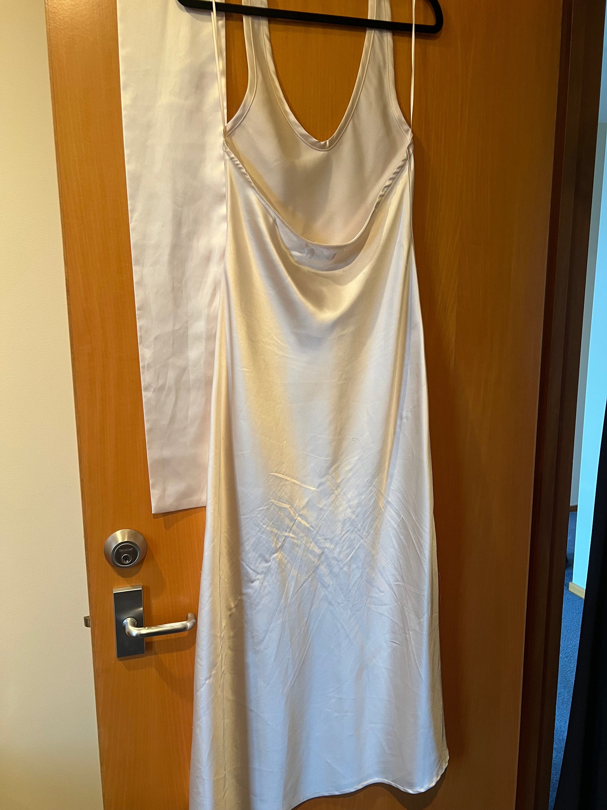 - FOR SALE - Desero Jacare Roma Dress size 8 (6-8) Midi Dress  Rents with Maggie